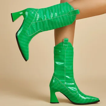 Novo Western Botas de Mulheres Apontou Toe PU de Couro e Botas Verdes de Cowboy Retro Mulheres Sapatos Casuais Meados de Bezerro Botas de Plataforma Cunhas de Sapatos