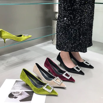 Novos Sapatos Femininos Mulheres Bombas De Sandálias De Dedo Apontado Casual Fora Rasa 2022 Outono Senhoras De Luxo Strass Salto Alto Fino